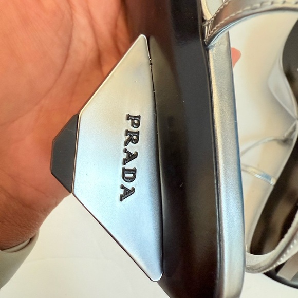 Prada Metallic Grey leather Modellerie Pointed Toe Kitten Heel Pump EU 39.5 - Picture 8 of 12